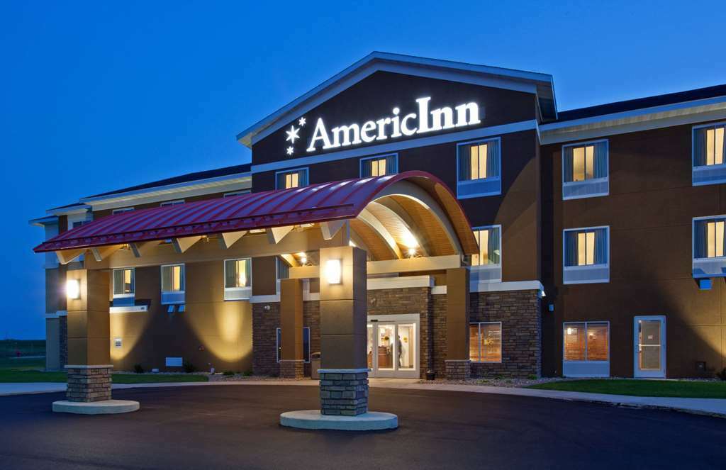 Americinn By Wyndham Hartford Wi Exteriör bild